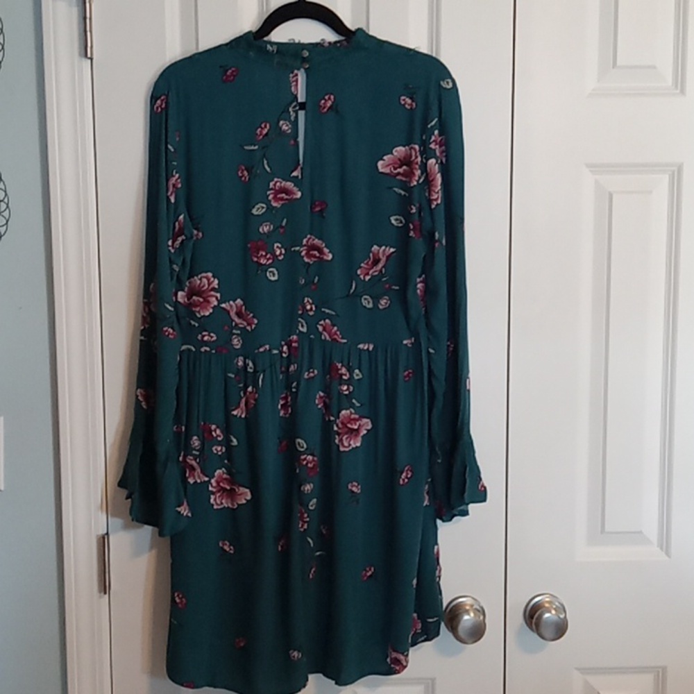 Eyeshadow Teal Lace Long Sleeve Dress - Picture 5 of 8